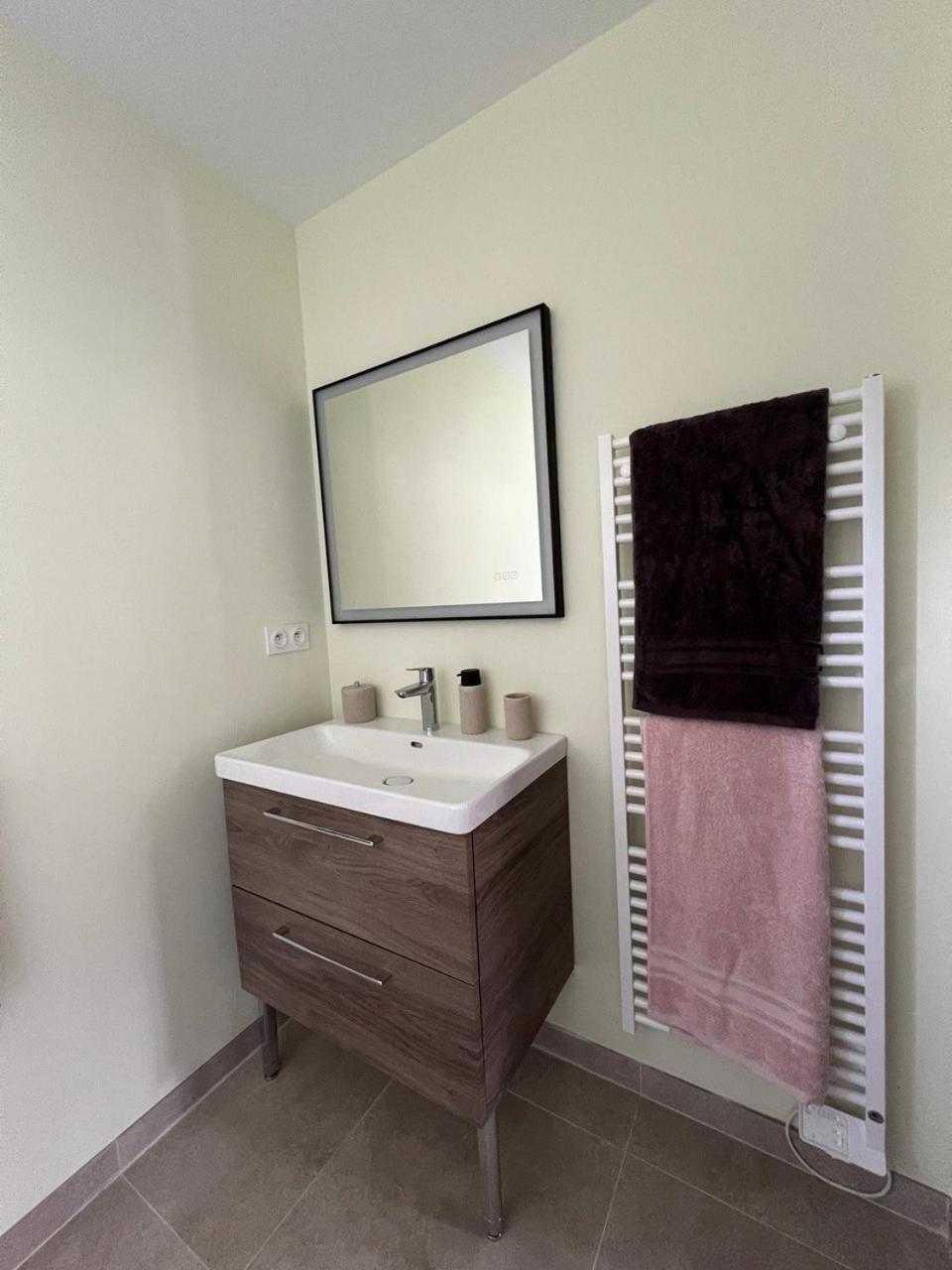 La Valentine Love Room Gites Des 3 Lavoirs Bourogne Exterior photo