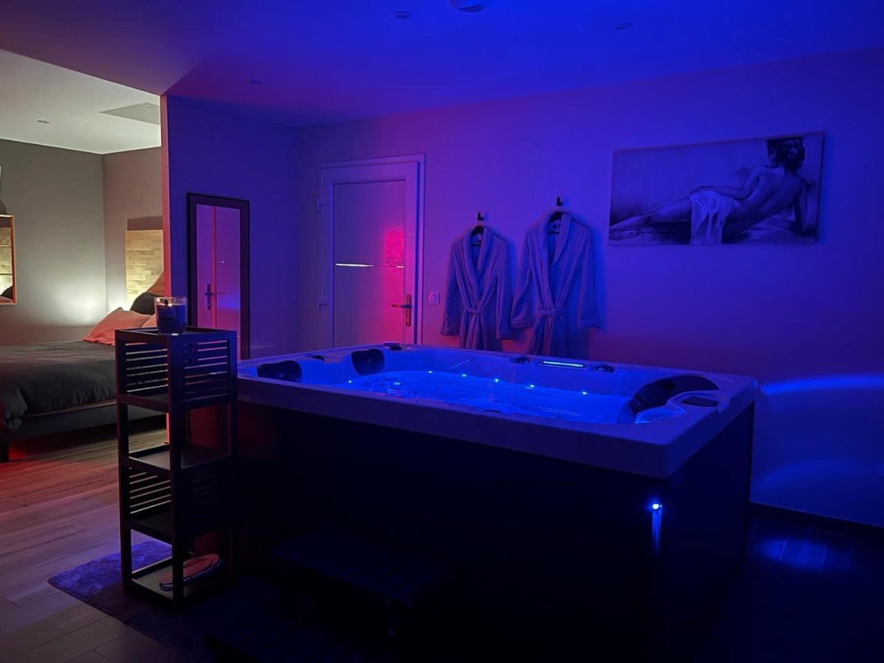La Valentine Love Room Gites Des 3 Lavoirs Bourogne Exterior photo